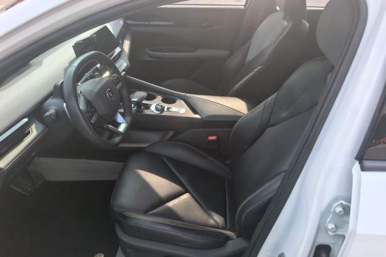 Used Changan UNI-V 2022 1.5T Prestige Version