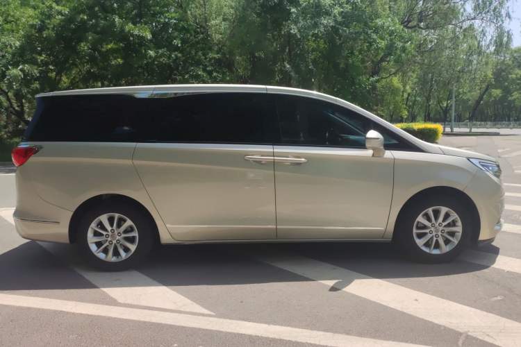 Used Buick GL8 2017 ES 28T Comfort Model China V Standard
