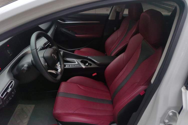 Used Changan Eado 2021 PLUS Blue Whale NE 1.4T GDI DCT Prestige Model
