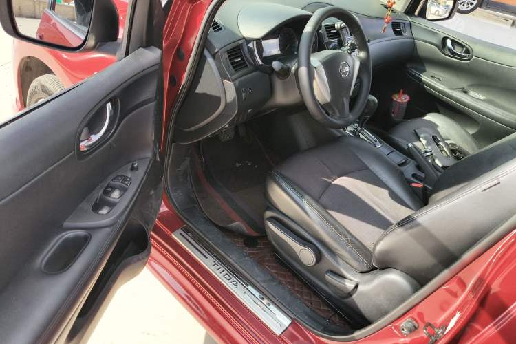 Used Nissan Tiida 2011 1.6L CVT Smart Version
