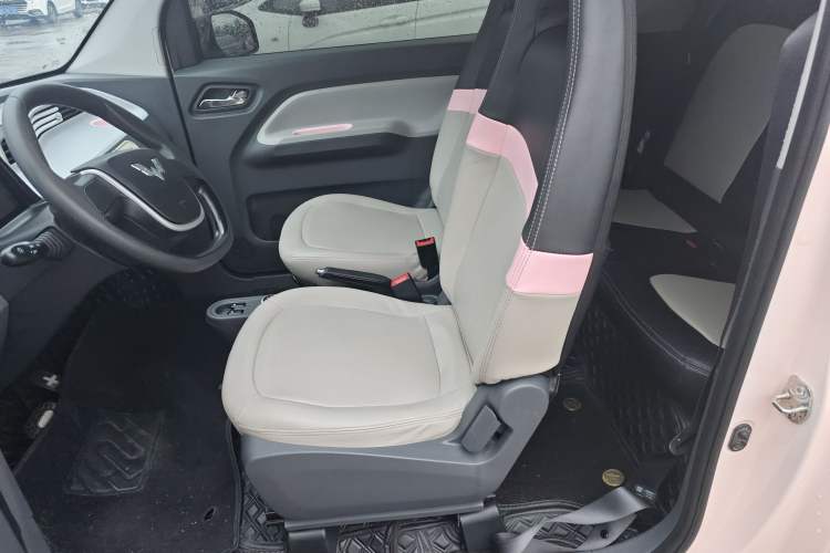 Used Wuling Hongguang MINIEV 2022 Macaron Colorful Edition Lithium-Ion Battery
