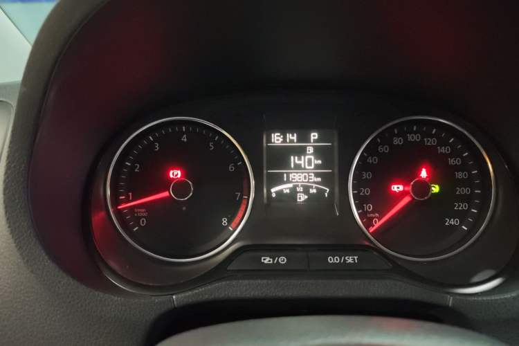 Used Volkswagen Polo 2016 1.6L Automatic Comfort Model
