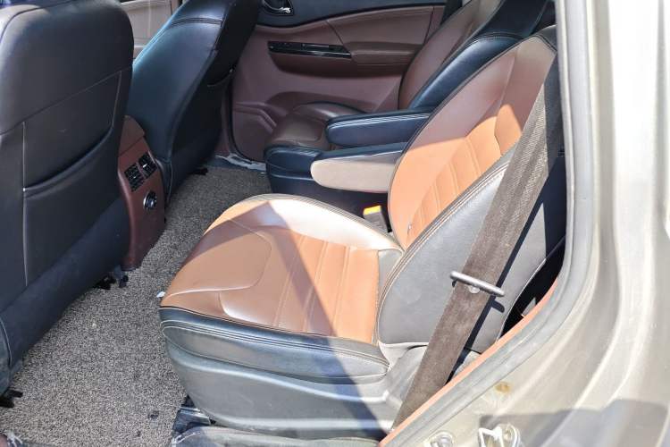 Used FORTHING SX6 2016 1.6L manual luxury version
