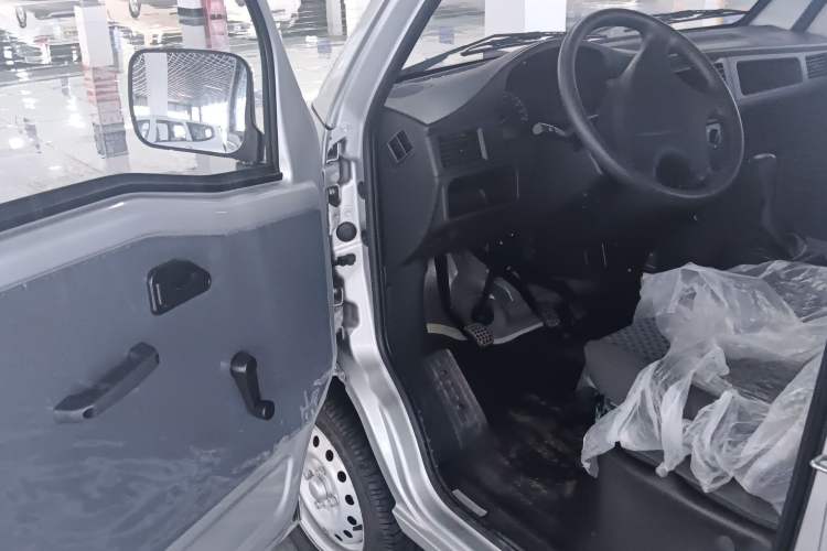 Used Wuling Zhiguang 2023 1.5L Practical Version 5/7 Seats
