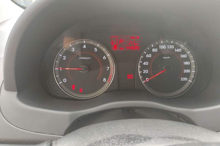 Used Hyundai Verna Ray 2014 1.4L Automatic GLX
