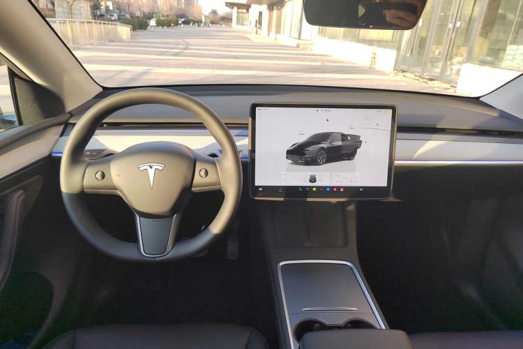 Used Tesla Model Y 2023 Rear-Wheel-Drive Version
