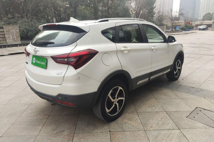 Used Haima S5 2017 Strong-Performance Version 1.5T Manual Luxury Model
