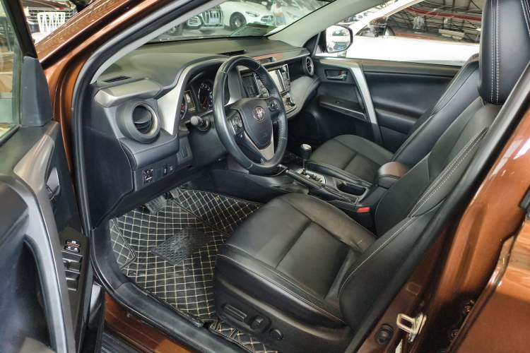 Used Toyota RAV4 2016 2.0L CVT Two-Wheel Drive Smart Edition China V Standard
