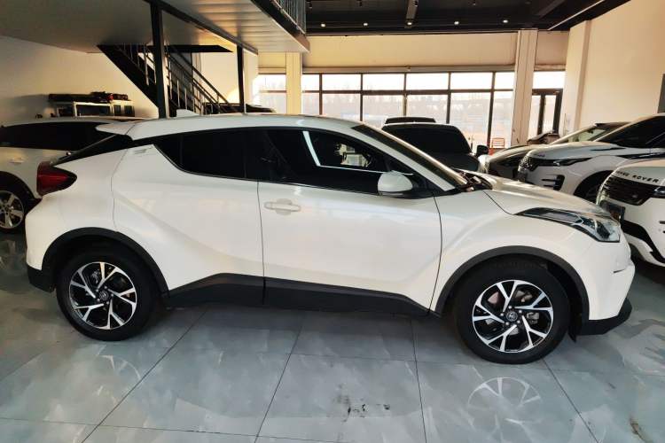 Used Toyota C-HR 2018 2.0L Leading with Sunroof China V Standard
