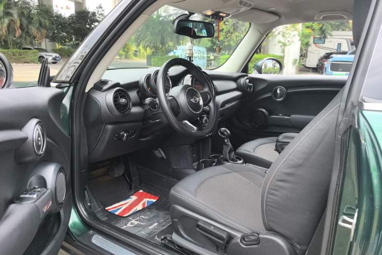 Used  MINI 2014 1.2T ONE
