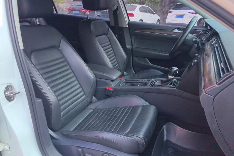 Used Volkswagen Magotan 2018 Facelift 330TSI DSG Luxury Model
