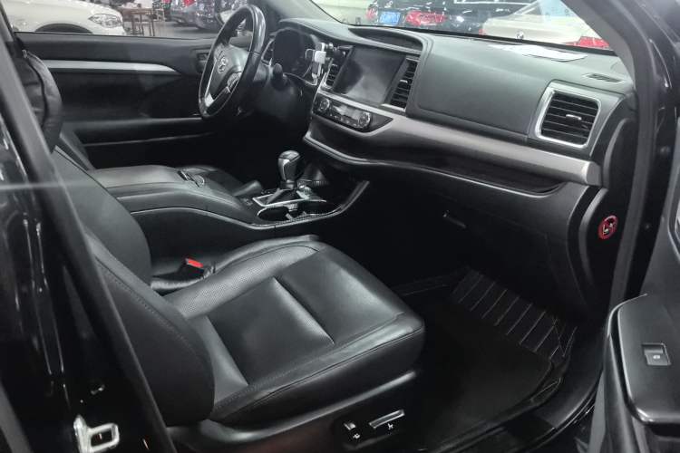 Used Toyota Highlander 2018 2.0T Four-Wheel Drive Prestige Version 7 Seats China V Emission Standard