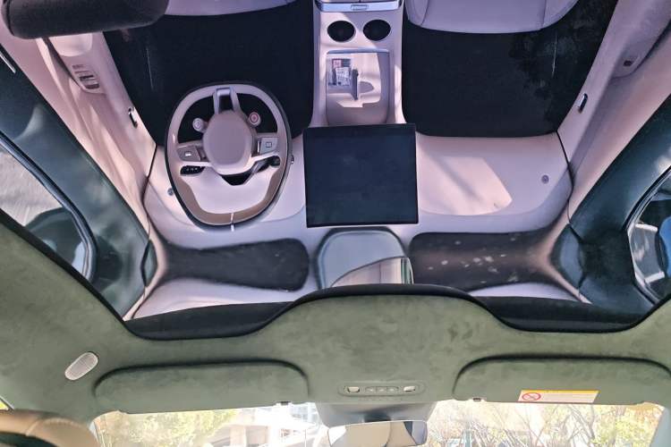 Used  YU7 2025 Ultra-Long Range High-Performance All-Wheel-Drive Max Edition
