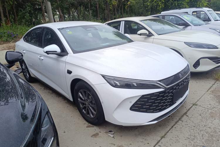 Used BYD Qin L 2025 DM-i Smart Drive 80KM Leading Model
