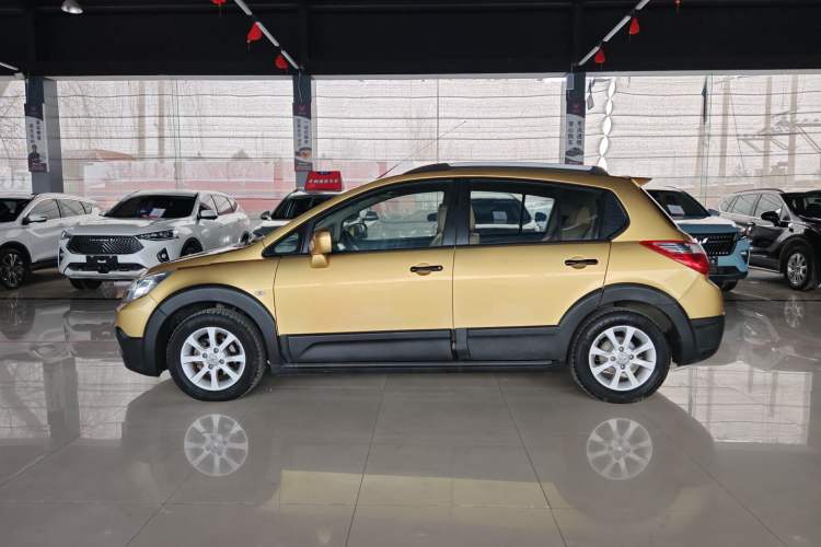 Used Venucia R50X 2015 1.6L Automatic Luxury Edition
