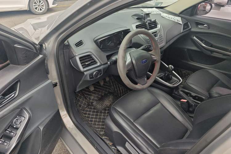 Used Ford Escort 2015 1.5L Manual Fashion Edition
