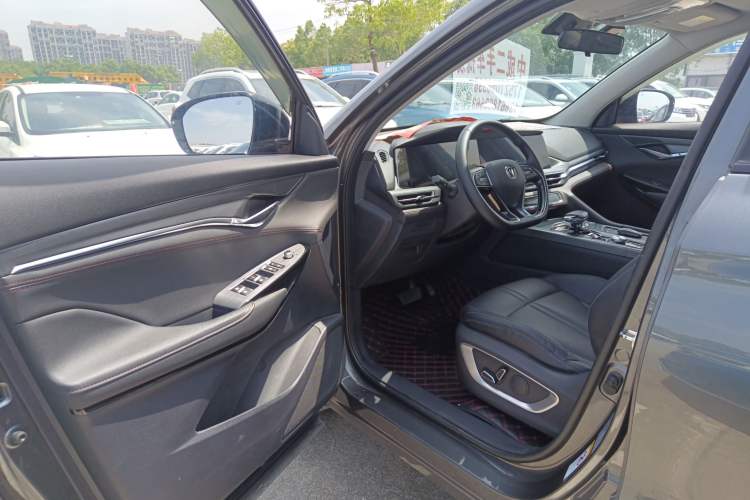 Used Changan CS75 PLUS 2022 1.5T Automatic Luxury Model
