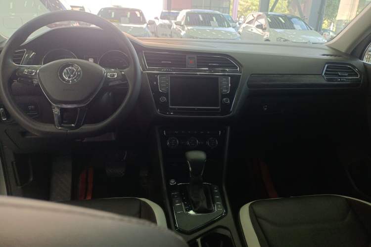 Used Volkswagen Tiguan L 2017 330TSI Automatic Two-Wheel Drive Luxury Edition
