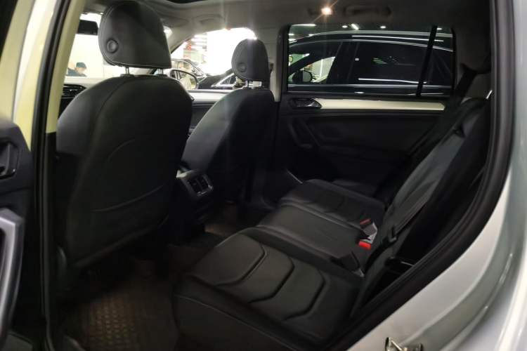 Used Volkswagen Tiguan L 2019 330TSI Automatic Two-Wheel Drive Panoramic Comfort Edition China VI Standard
