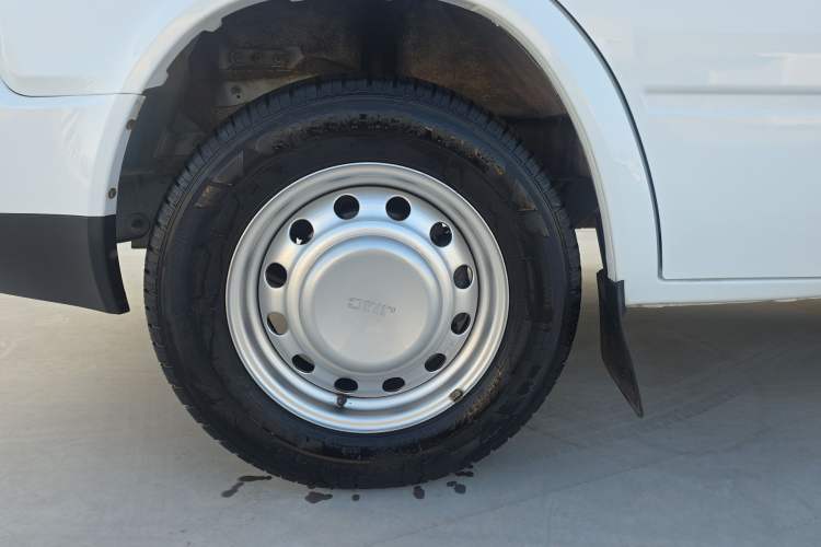 Used JMC Transit 2021 2.8T Space King Standard Version Long Wheelbase Mid-Height Roof Rear Single Tire – Step 6-Seater Diesel China VI Emission Standard JX493
