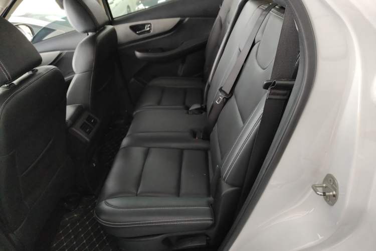 Used Dongfeng Fengon S560 2019 1.8L Manual Urban Model
