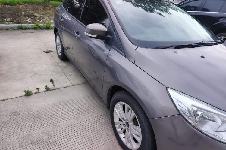 Used Ford Focus 2012 Sedan 1.6L Automatic Comfort Model
