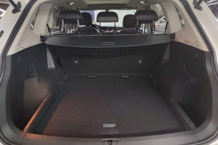 Used Volkswagen Tiguan L 2017 330TSI Automatic Two-Wheel Drive Luxury Edition
