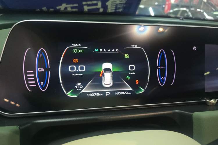 Used ORA Good Cat 2023 401 km Standard Range Luxury Version Lithium Iron Phosphate