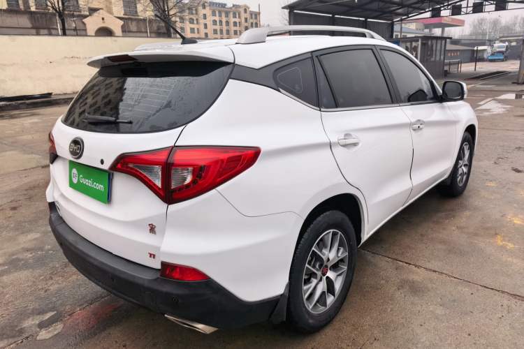 Used BYD Song 2016 GaiShi Edition 1.5TI Manual Elite Model
