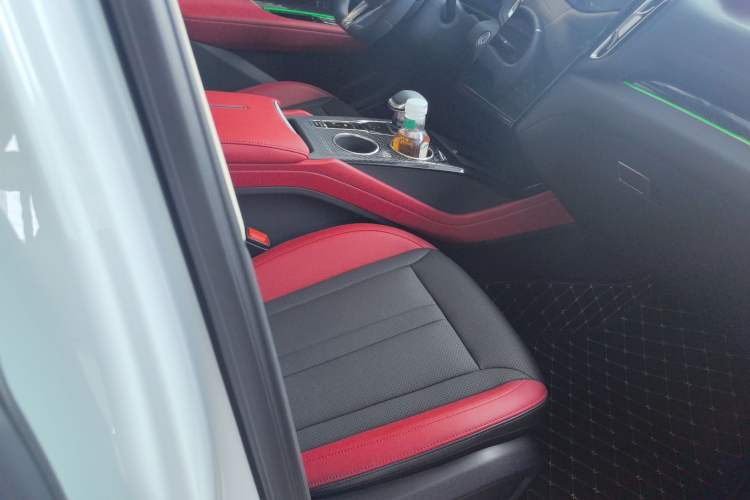 Used Hongqi HS3 2023 1.5T Two-Wheel Drive Shanwei Edition