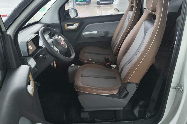 Used Wuling Hongguang MINIEV 2022 GAMEBOY 200km Play Edition with Lithium Iron Phosphate