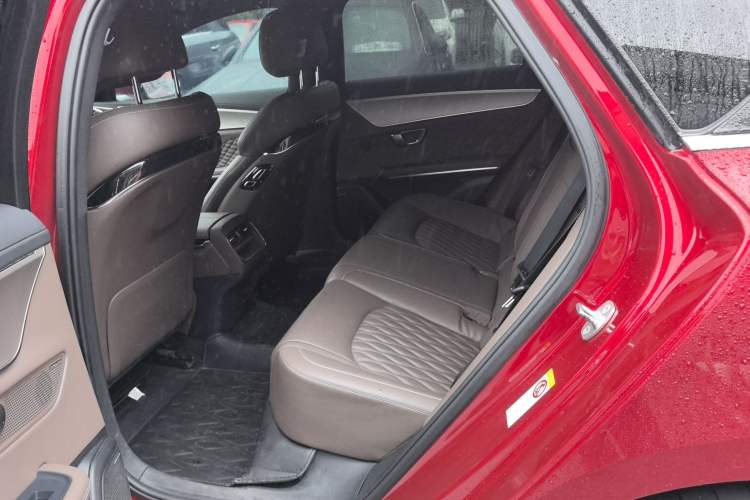 Used BYD Han 2022 EV Genesis Edition 715KM Front-Wheel-Drive Prestige Model
