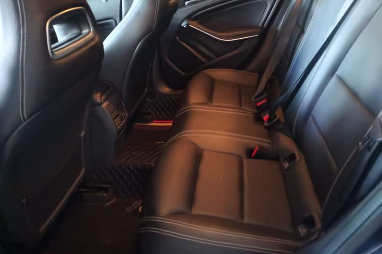 Used Mercedes-Benz GLA 2015 GLA 220 4MATIC Fashion Model