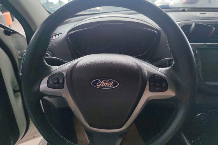 Used Ford Escort 2017 Happiness Edition 1.5L Automatic Fashion Version
