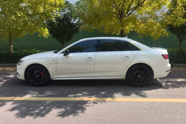 Used Audi A4L 2018 30th Anniversary Edition 45 TFSI quattro Individual Sport Edition
