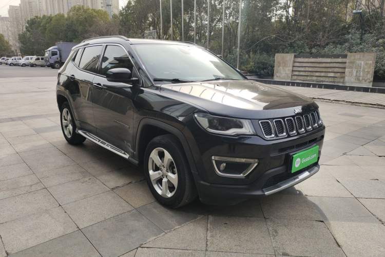 Used  Compass 2017 200T Automatic Family Edition