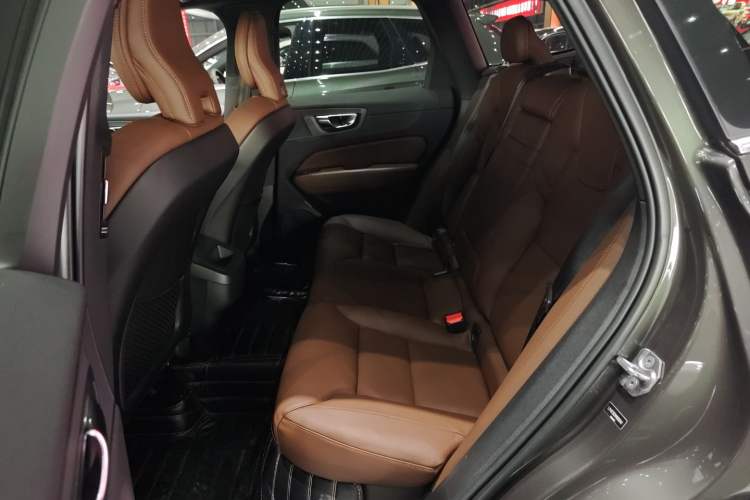 Used Volvo XC60 2021 T5 4x4 Smart Luxury Edition