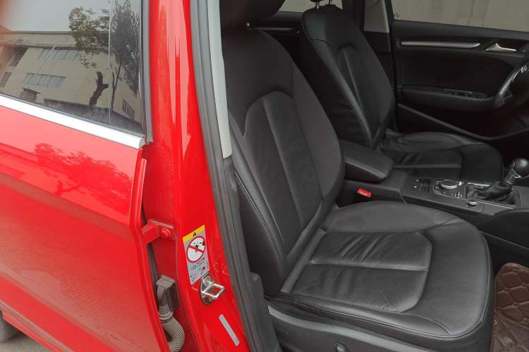 Used Audi A3 2014 Limousine 35 TFSI Automatic Comfort Model
