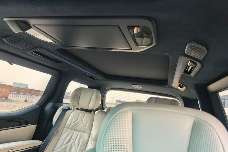 Used Zeekr 009 2024 Six-Seat Executive Version 4WD 108 kWh