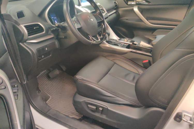 Used Mitsubishi Eclipse Cross 2019 1.5T CVT Two-Wheel Drive Dream Edition China VI Standard
