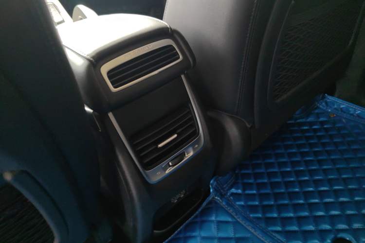 Used Geely Auto Emgrand X7 Sport 2020 1.8TD DCT Two-Wheel Drive Smart Connect 4G-Enabled Version