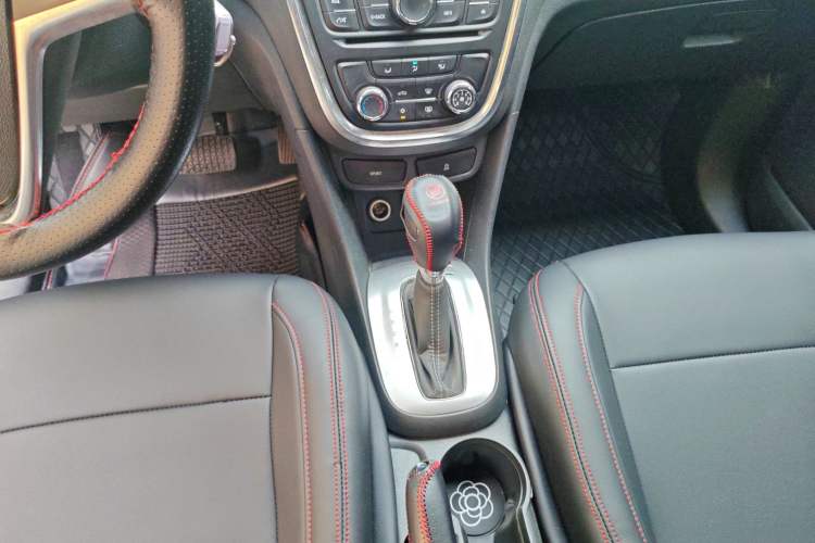 Used Buick Encore 2015 1.4T Automatic Two-Wheel Drive Urban Elite Version
