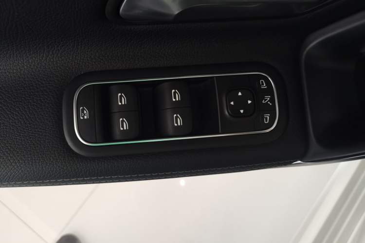 Used Mercedes-Benz A-Class 2021 A 200 L Sport Sedan Fashion Model
