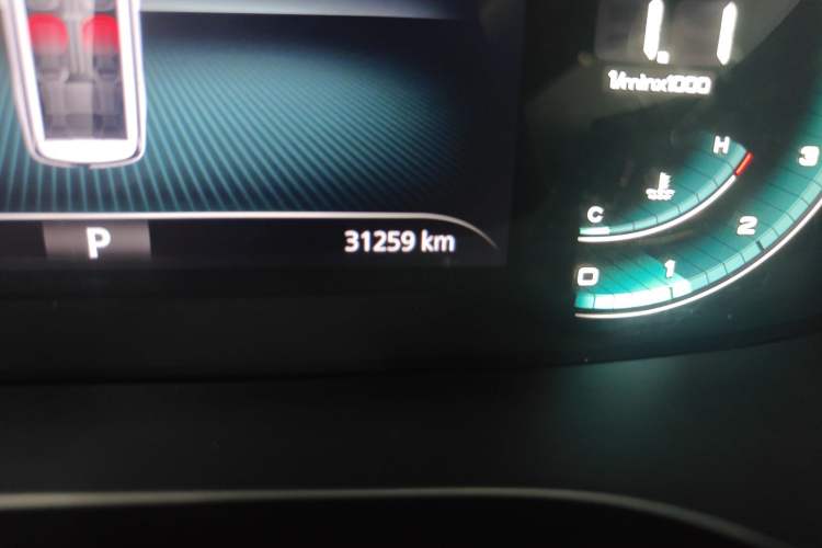 Used Roewe iMAX8 2023 400TGI Comfort Edition
