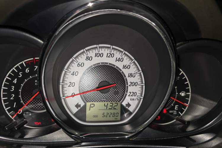 Used Toyota YARiS L 2015 1.5G Automatic Xuan Dong Sunroof Special Edition
