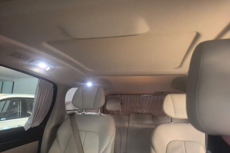 Used Buick GL8 2023 ES Lu Zun Deluxe Model
