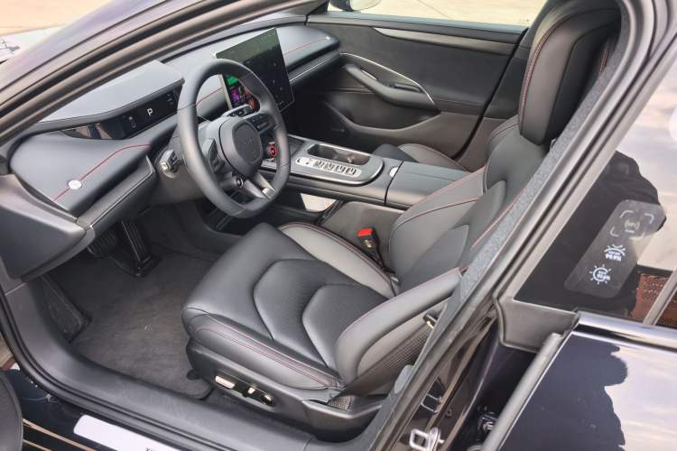 Used  SU7 2024 Rear-Drive Ultra-Long Range Advanced Pro-Level Intelligent Driving Version
