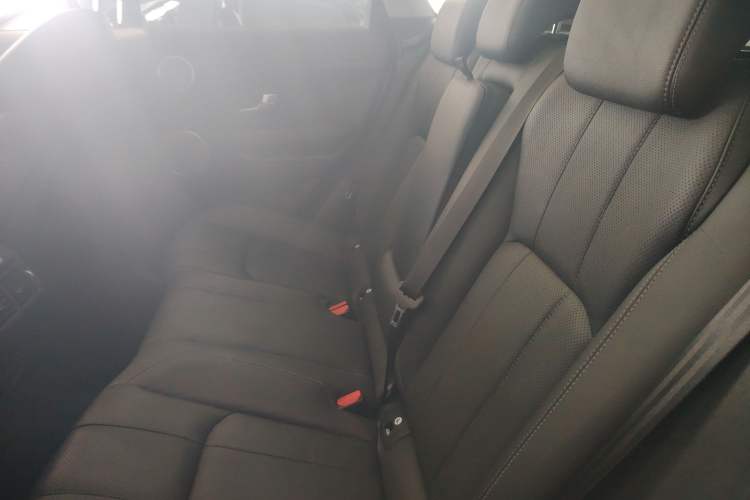 Used Land Rover Range Rover Evoque 2018 240 PS SE DYNAMIC Smart Edition