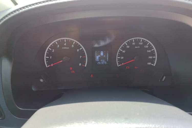 Used FORTHING Lingzhi 2024 M5L 1.5T Manual Base Model 7 Seats
