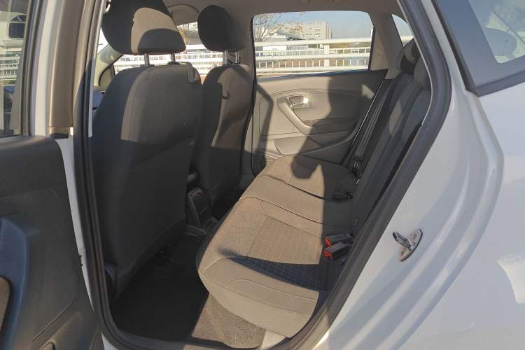 Used Volkswagen Polo 2014 1.6L Automatic Comfort Edition
